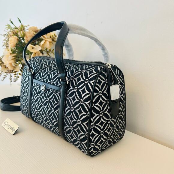 Michael Kors Purse MD. Duffle Metallic Logo Jacquard  Crossbody Bag Black - Picture 2 of 9